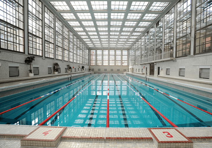 50-m-Schwimmerbecken mit geleinte Sportbahnen