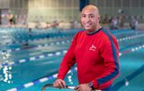 Fachangestellter für Bäderbetriebe in einem Schwimmbad