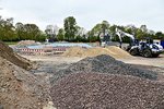Bild von Schuttbergen vor Außenschwimbecken des Sommerbad Wilmersdorf