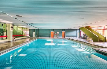 Nichtschwimmerbecken mit Treppeneinstieg 