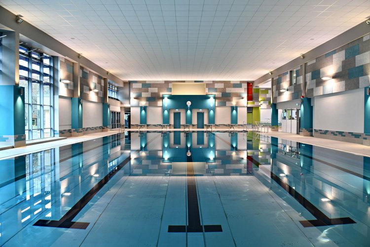 Schwimmbecken Schwimmhalle Ernst-Thälmann-Park