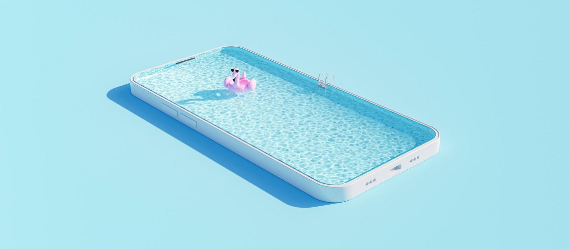 Schwimmbecken in Form eines Smartphones mit Flamingo