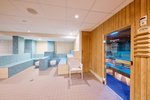Blick in den Saunabereich und auf die Biosauna im Stadtbad Wilmersdorf I