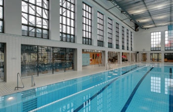 Stadtbad Schöneberg "Hans Rosenthal" - 25-m-Becken Blick auf das 25-m-Becken
