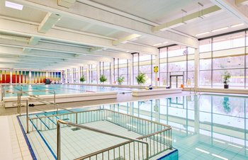 Nichtschwimmerbecken in der Halle des Kombibades Gropiusstadt