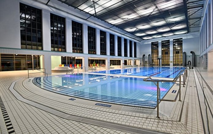 Schwimmbecken im Stadtbad Schöneberg - Hans Rosenthal