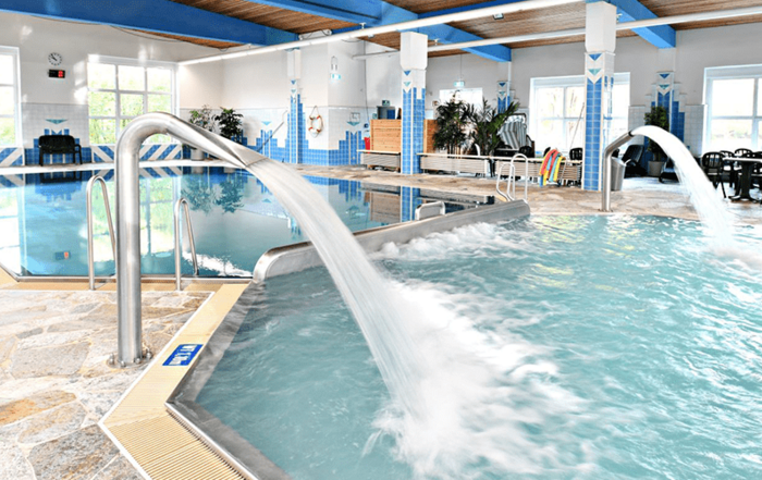 Kinderschwimmbecken mit Wasserfontänen